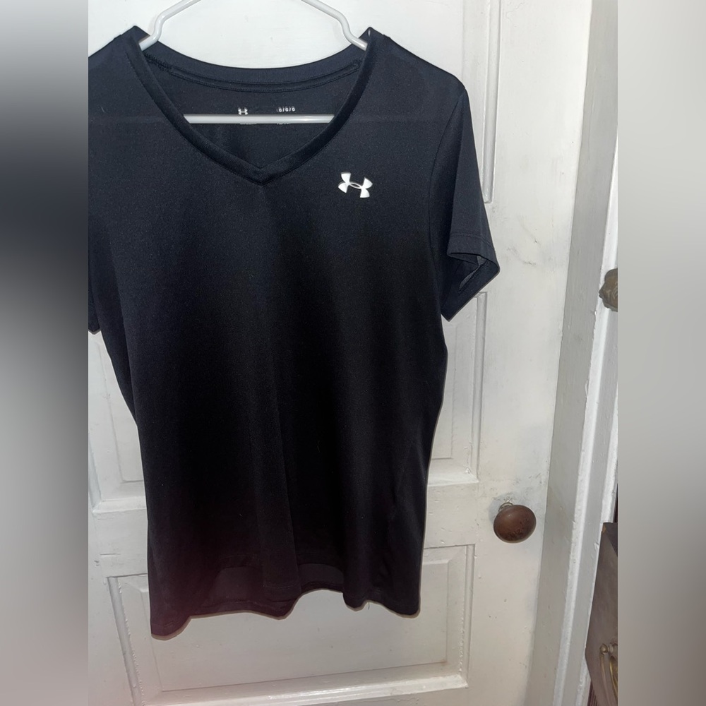 Under Armour UA Tech V-Neck Short-Sleeve Shirt for Ladies - Picture 5 of 7
